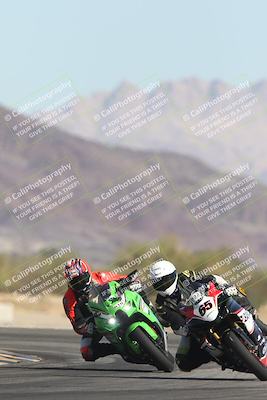 media/Oct-30-2025-Racers Edge (Thu) [[dabbdaf680]]/3-B Group/Session 2 (Turn 14)/